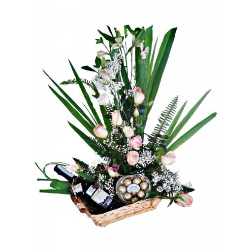 Canasta de rosas con accesorios para Ellos